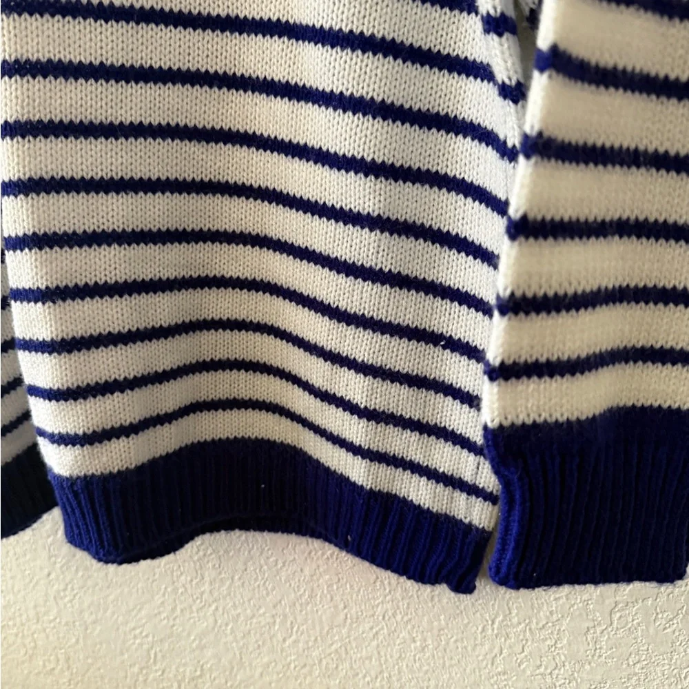 A’Milano Navy and White Striped Turtleneck‎ Sweater size Large pockets